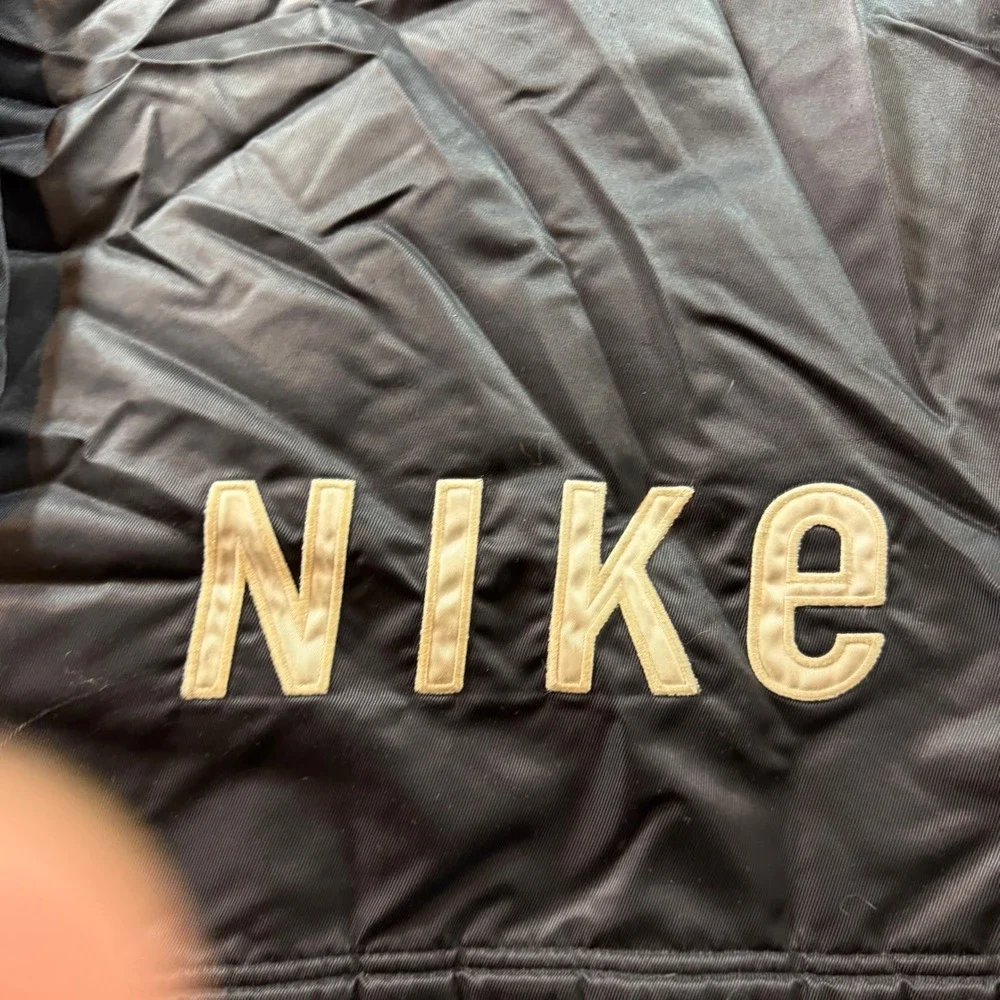 Nike Hooded Puffer Jacket Youth Large Black Good Vintage Team Sports Spell Out